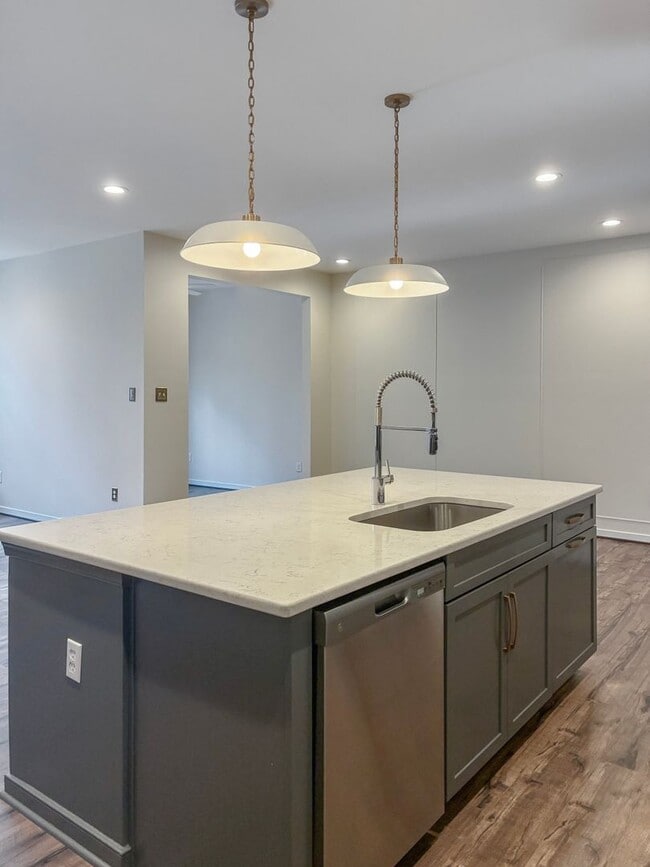 Photo - 4 Bedroom, 3.5 Bathroom in Magnolia Green