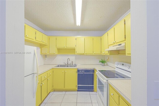 Photo - 1900 W 68th St Unit C203