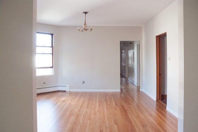 Dining Room/Hall - 2017 W Cullom Ave Unit 2