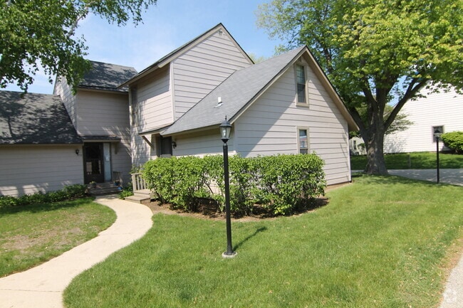 Building Photo - 700 Colby Ct Rental