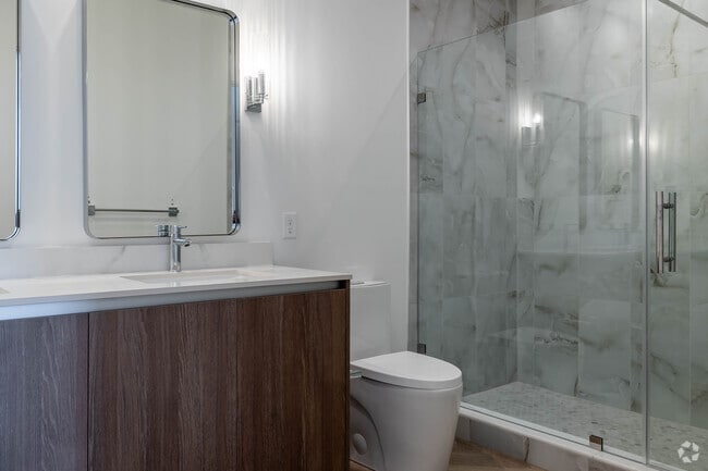2 BA, 2 BR - 1085SF