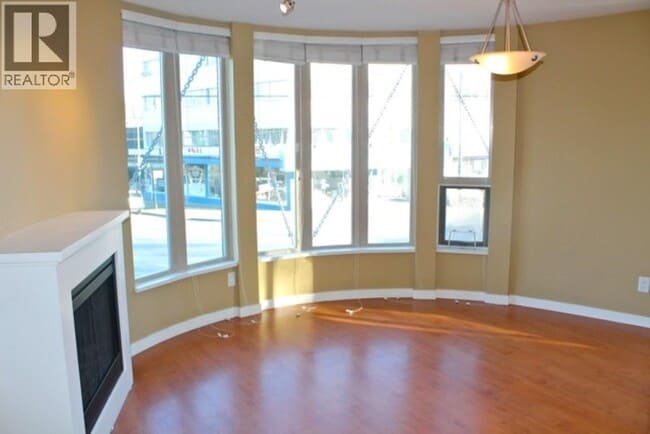 3089 Oak St Unit 209