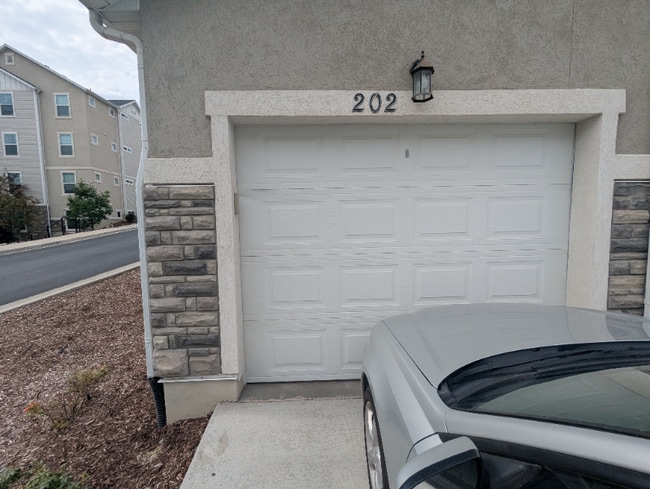 Building Photo - 14474 S Renner Ln Rental