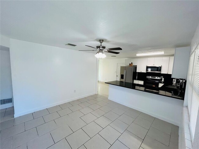 Photo - 6112 Tavendale Dr