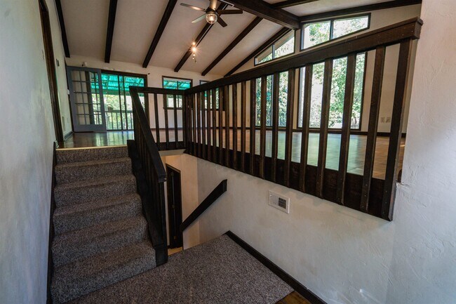 Photo - 3322 Robinhood Rd