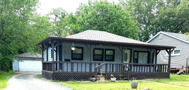 Building Photo - Charming Ranch in Great Area!