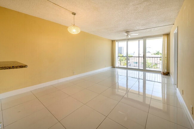 Photo - 4501 NE 21st Ln Unit 412
