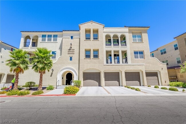 Building Photo - 2555 Hampton Rd Unit 8206