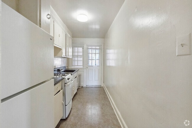 1BR, 1BA - 600SF - Kitchen - Blair Park Gardens