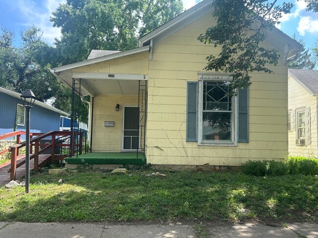 Building Photo - 2 Bedroom 1 Bath House Available in Conner...