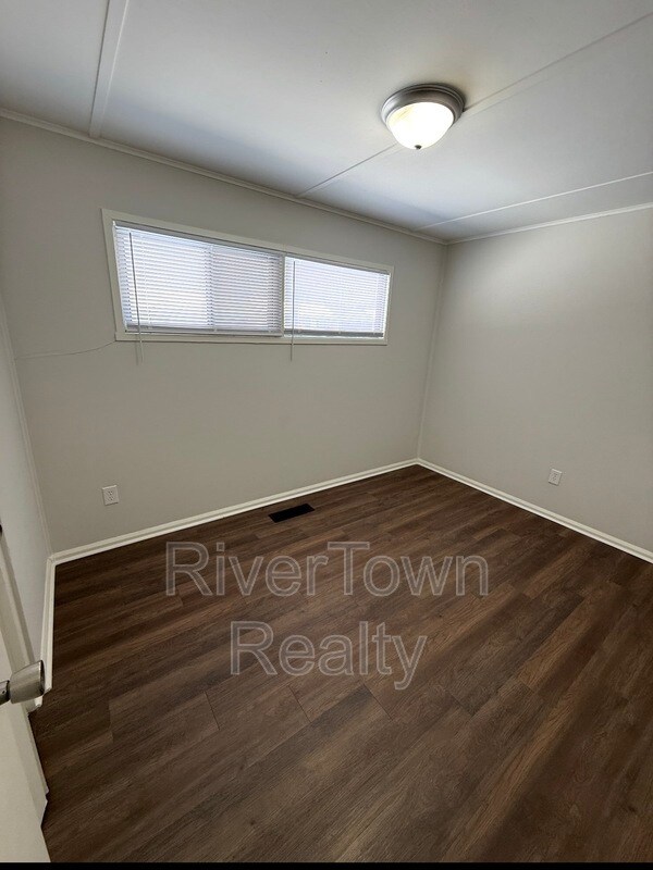 Photo - 451 Mineral Rd