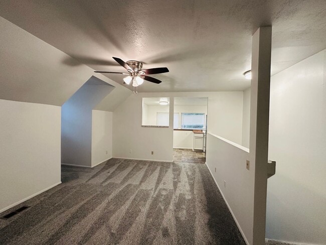 630 24th St Unit Upstairs