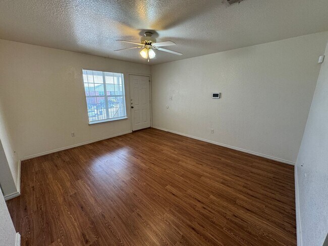 Photo - 3301 Hereford Ln Unidad Apt D