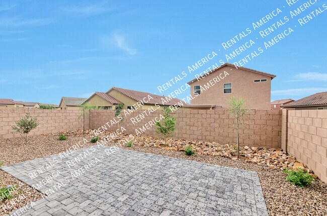 8821 E Stone Meadow Cir