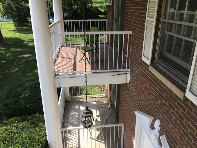 Estate View - Estate View Apartments
