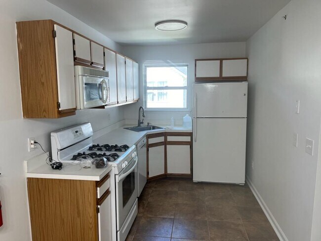 Photo - 398 Keswick Dr