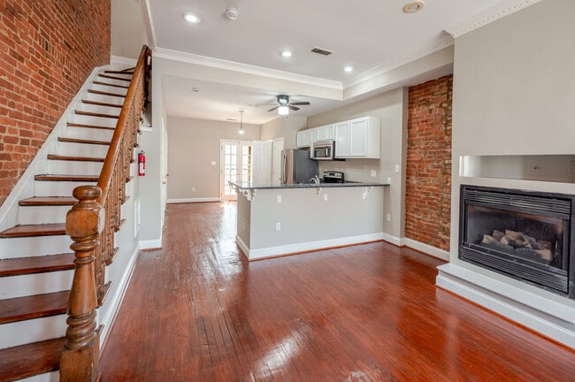 Building Photo - 408 Rhode Island Ave NW Unit A