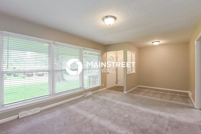 Photo - 3 Bedroom Pet-Friendly Home in Kansas City, MO with Main Street Renewal