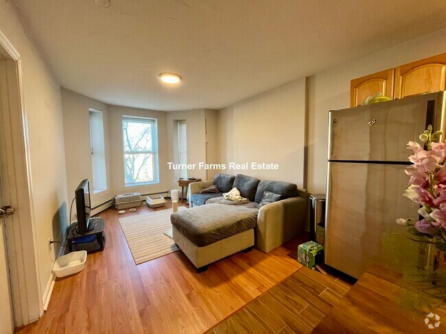 Building Photo - 41 Hammond St Unit 4 Rental