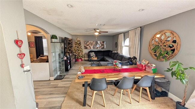 Photo - 106 Royalty Cir