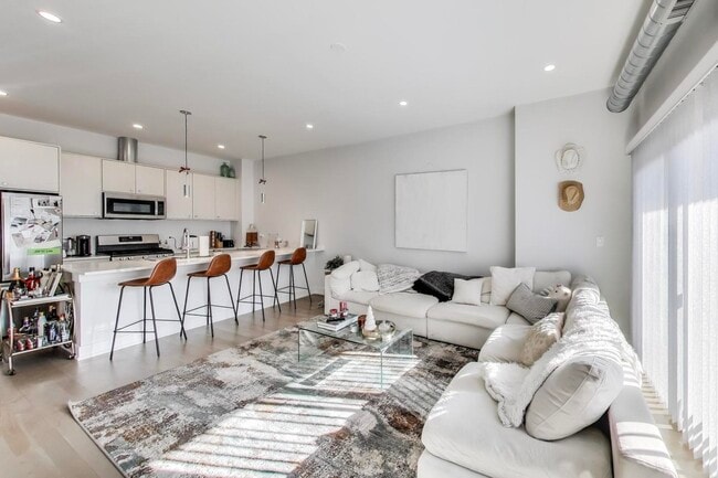 Photo - 1534 W Fullerton Ave Unidad 3