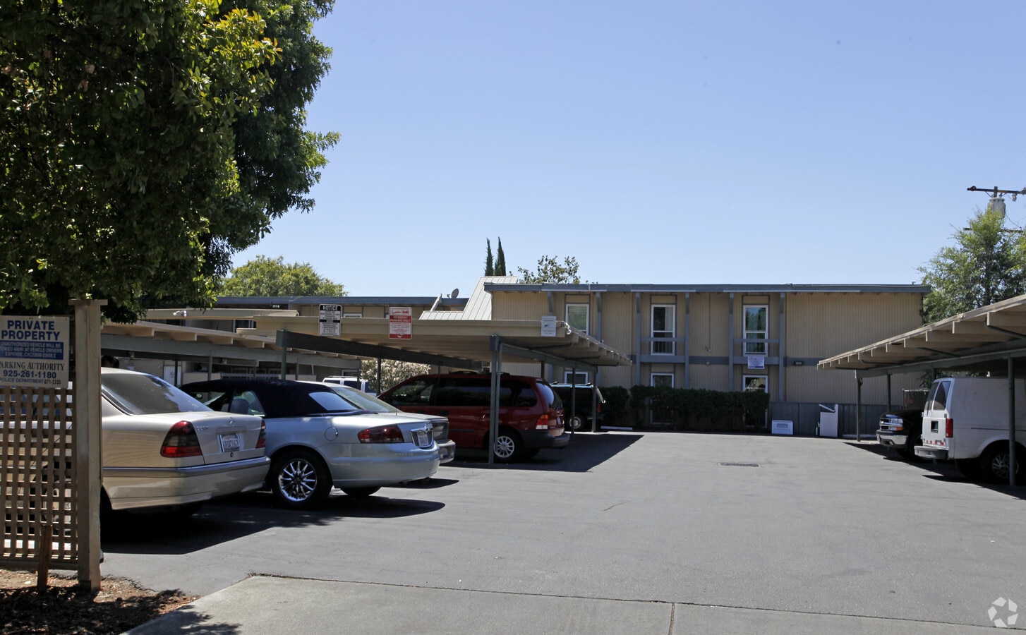 Concord Court Apartments - Concord Court Apartments