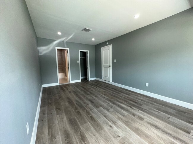 Photo - 8227 St Lo Rd