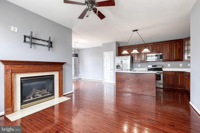 Building Photo - 1942 Glenroths Dr