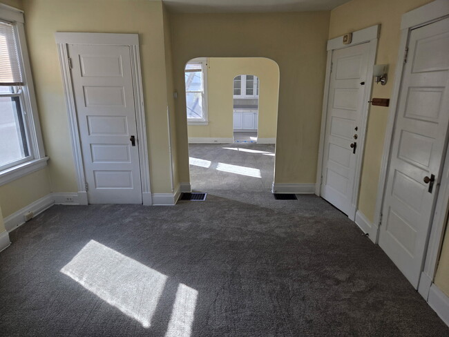 Building Photo - 3959 Hazel Ave Unit 3959 Hazel Ave Apt 2