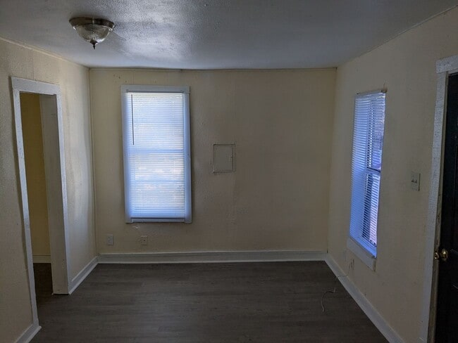 Photo - 2 Bed 1 Bath with Fenced Yard on Corner Lot