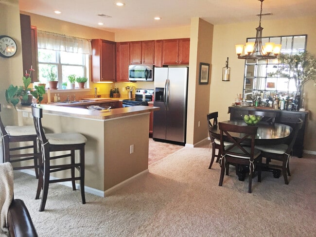 Photo - 5329 Warminster Dr Unit 205