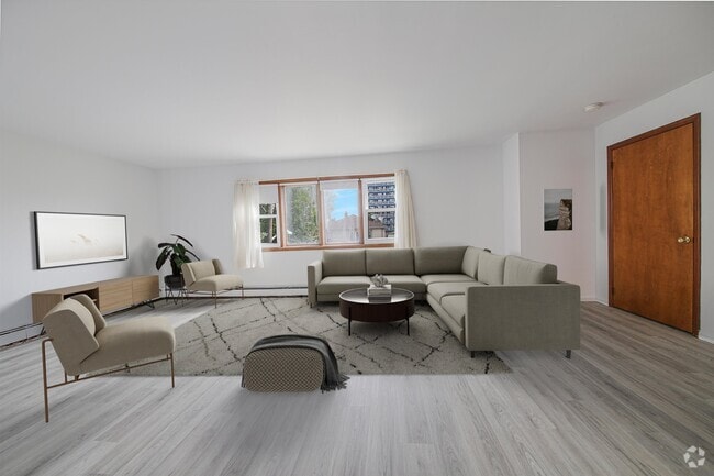 Building Photo - 180 W 22nd St Unit 1 Rental