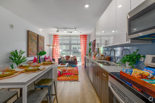 3BR, 2BA - 1,016SF - Kitchen - Urbane