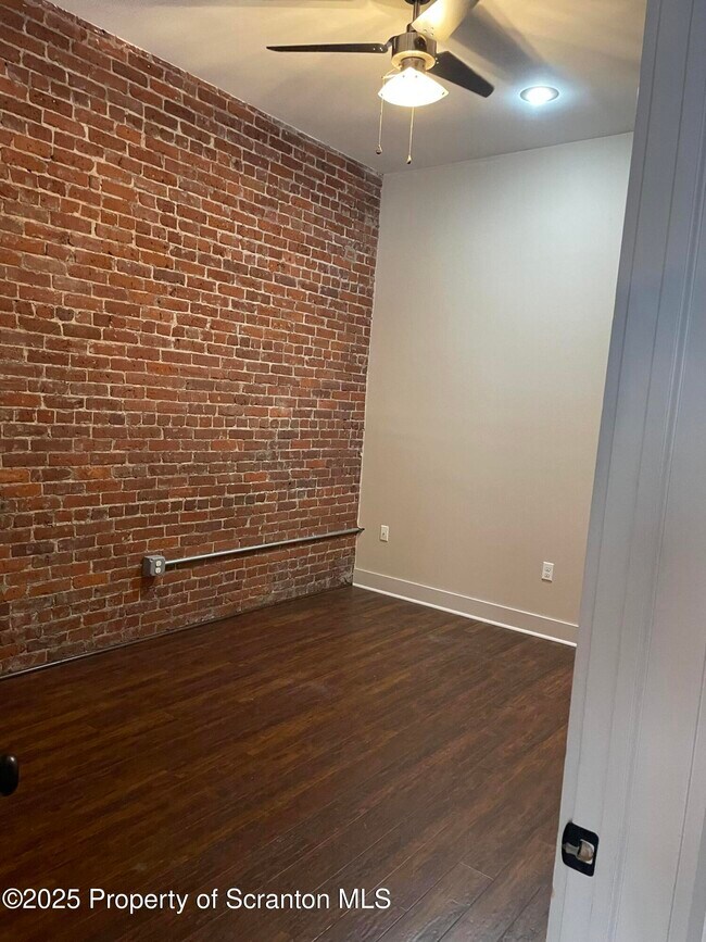 Photo - 322-322 Penn Ave