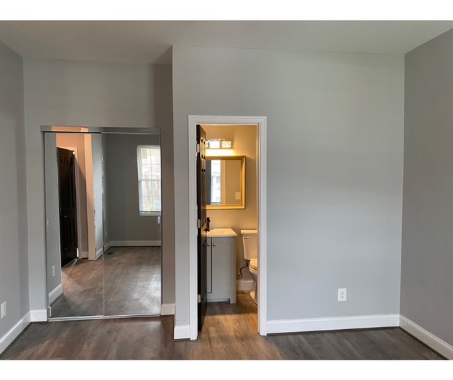 2311 Anoka Ave Unidad A W/BATH Available $900 A W/BATH