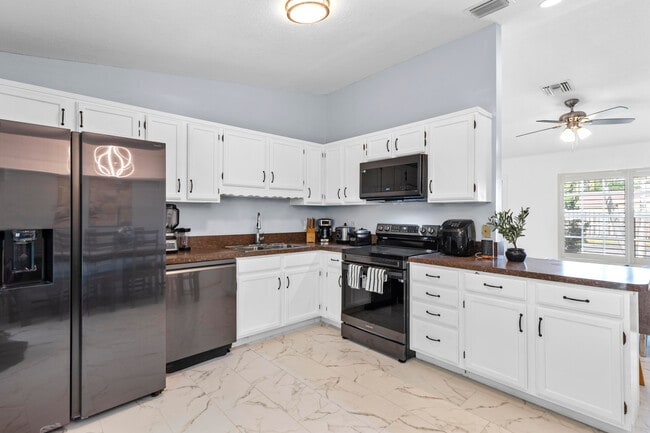 Photo - 812 NW 6th Ave