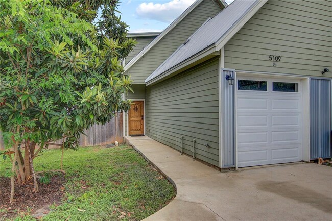 Photo - 5109 Lott Ave