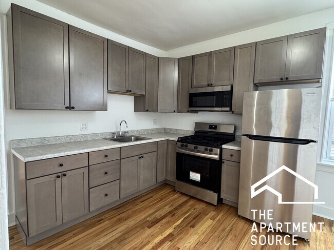Photo - 3915 W Potomac Ave Unit 1