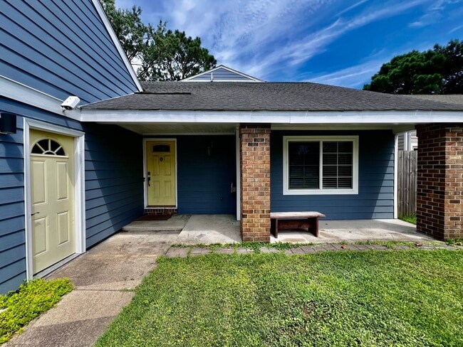 Photo - 684 Orangewood Dr
