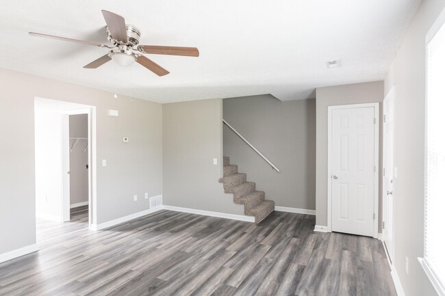 Photo - 202 S Keeneland Dr