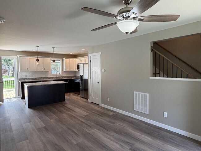 Photo - Leicester - Immaculate Three Bedroom with Huge Backyard