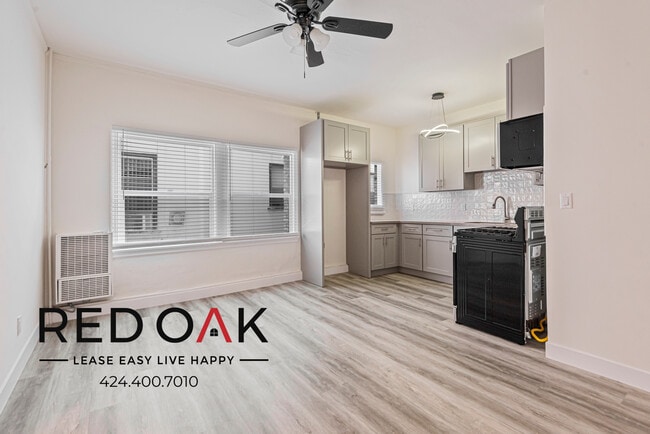 Building Photo - 2743 San Marino St Unit 305