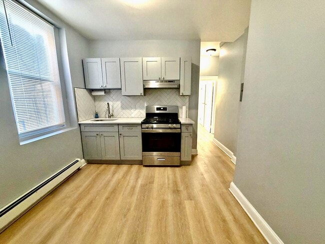 160-164 Stuyvesant Ave