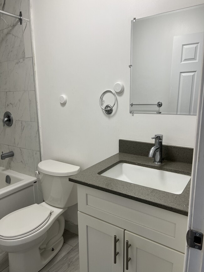 Photo - 630 Cummings Ave Unité 210