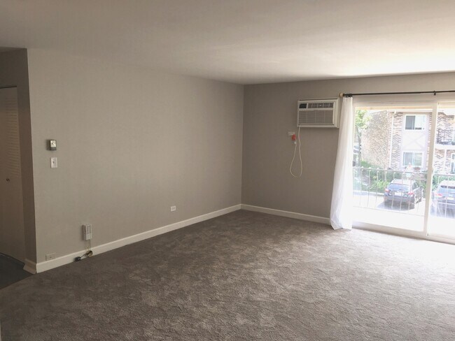 Photo - 9s120 Lake Dr Unit 15B-208