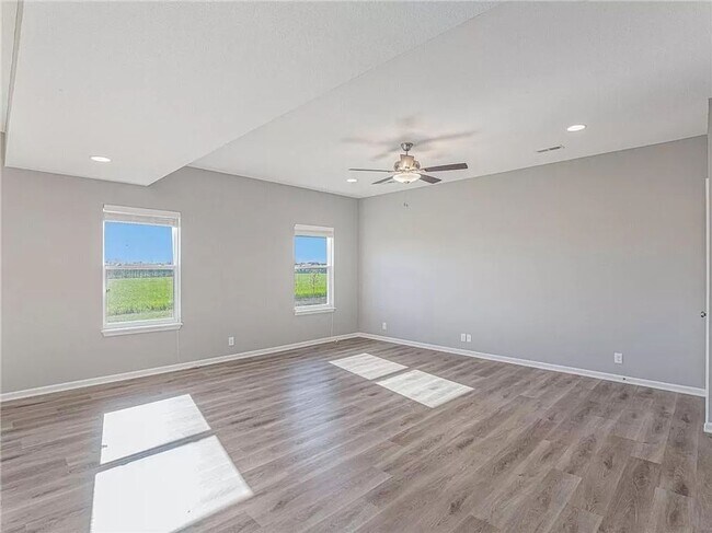 Photo - 9127 SW 2nd St