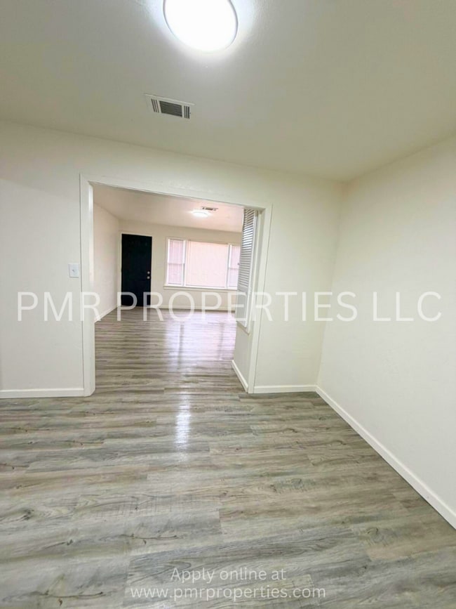 Photo - 2 Bedrooms / 1 Bathroom House