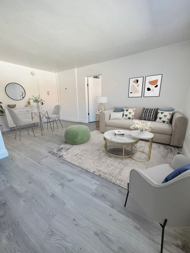 Photo - The Orly on Orange