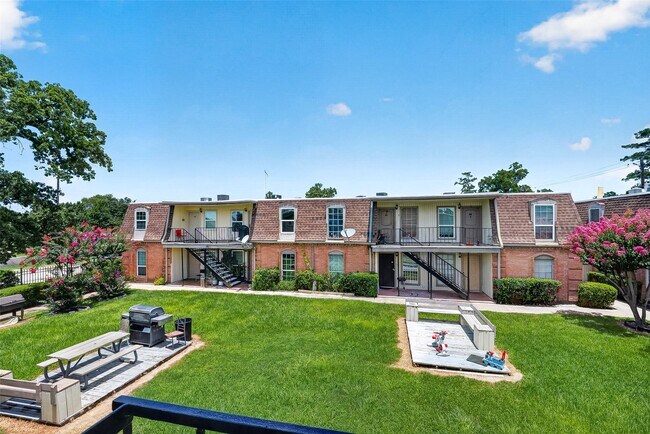 Photo - 1220 Shadowdale Dr Unit 6