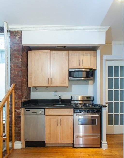 Photo - 410 E 13th St Unidad 2C